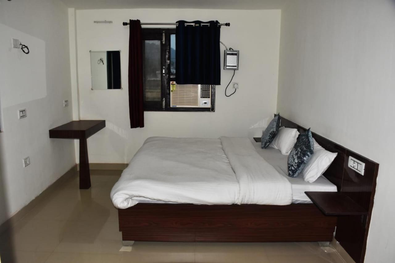 Corbett Bhavesh Home Stay Jhirna Pokoj fotografie